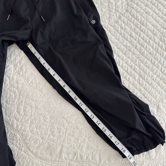 Lululemon Dance Studio Crop Pant Jogger Unlined Black Women’s Size 8 - Picture 7 of 8